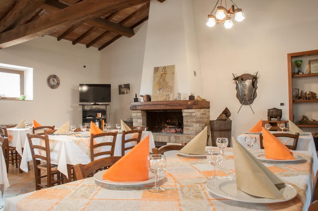 Agriturismo Casella Del Piano Gubbio Kültér fotó