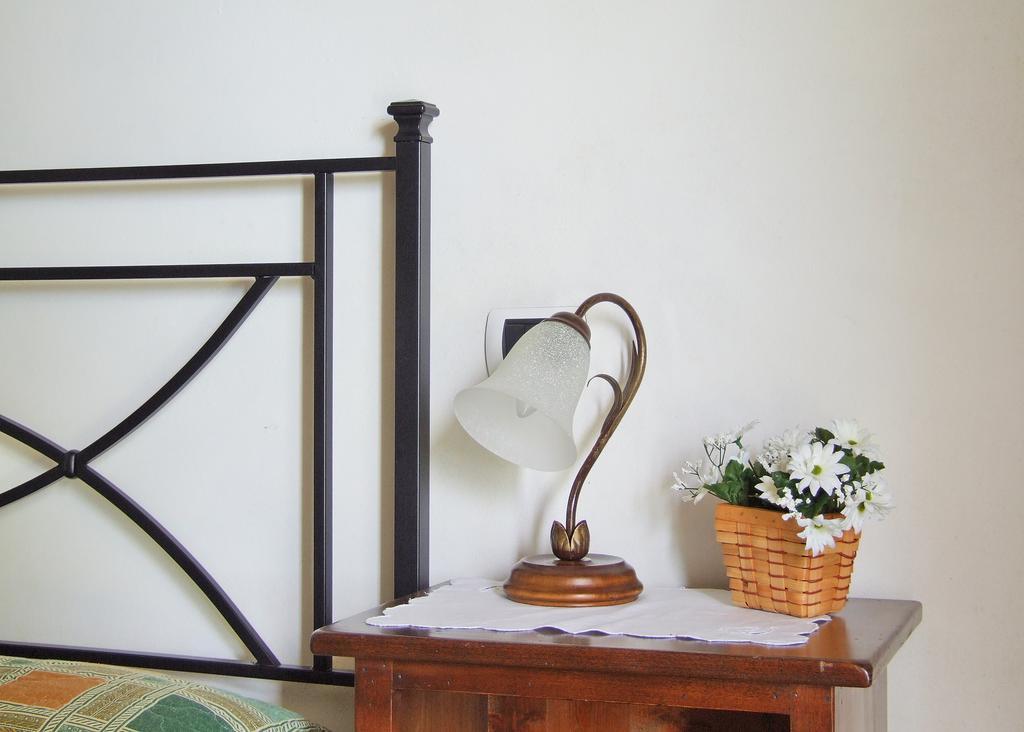 Agriturismo Casella Del Piano Gubbio Szoba fotó
